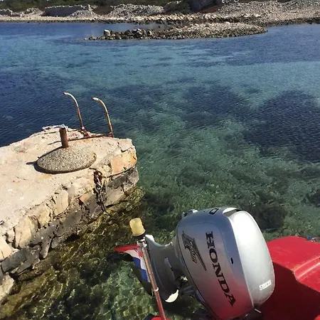 Kuca Na Otocicu Radelj